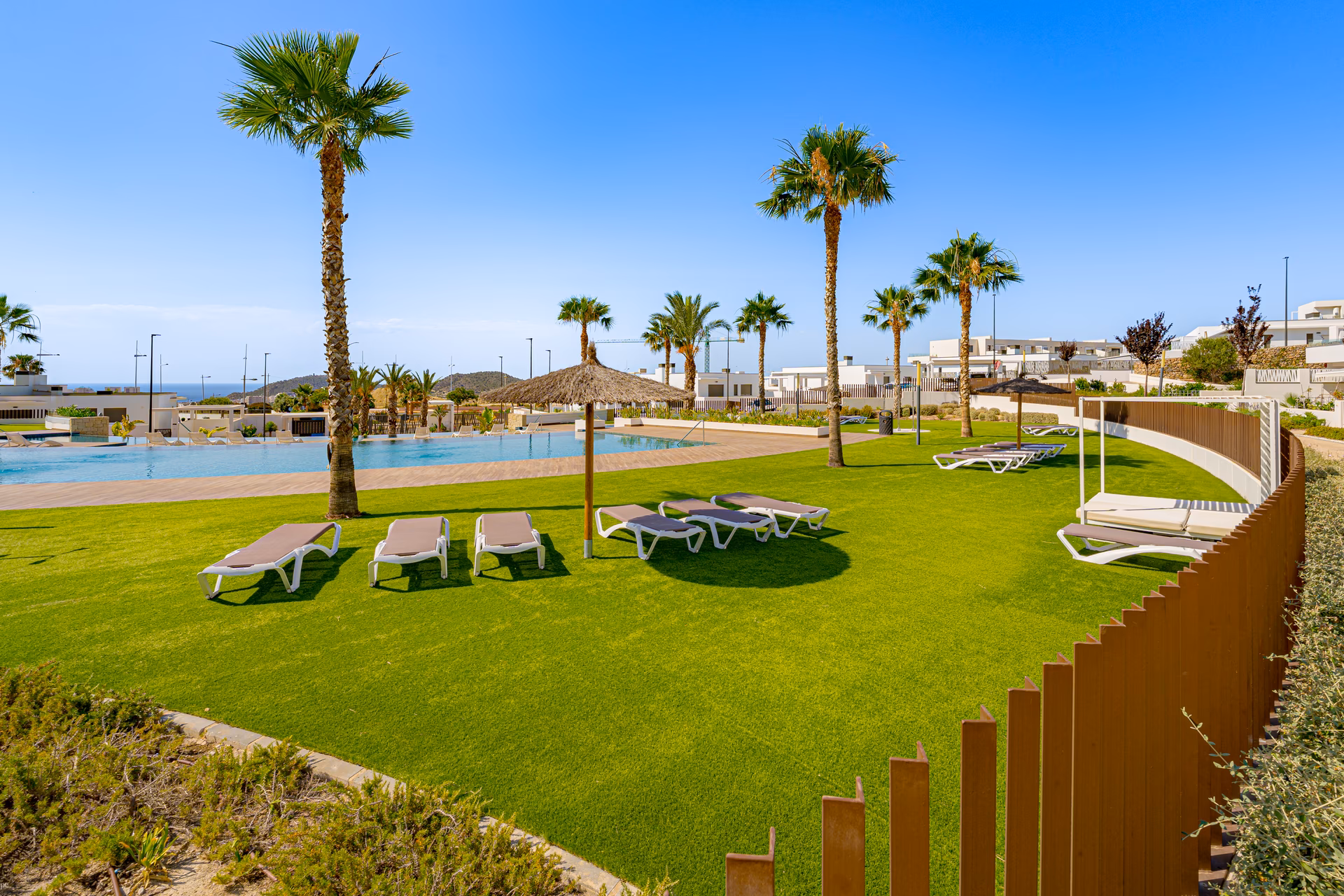 Apartamento esquinero con terraza y jardín de 106 m² — Seascape Resort, Finestrat - 38