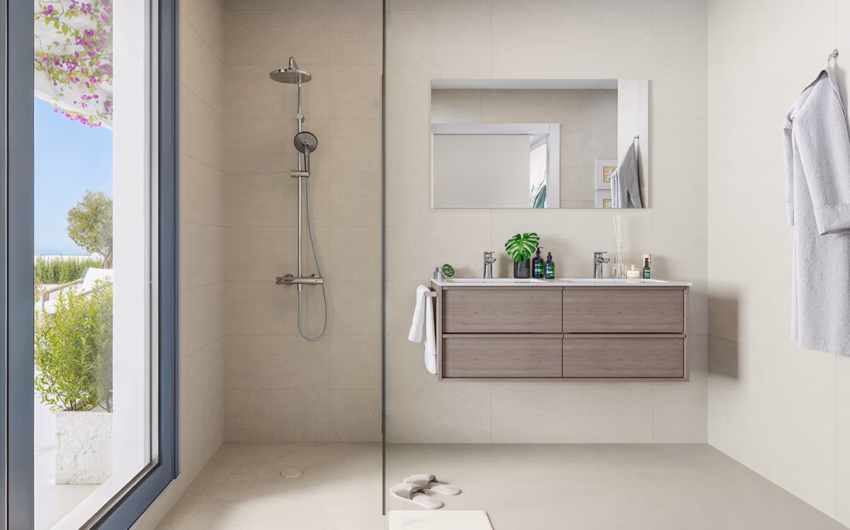 Salle de bains à douche italienne