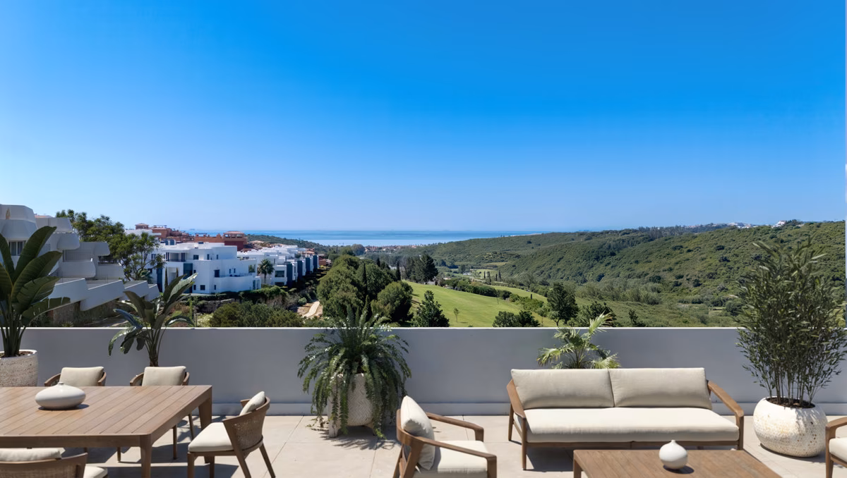 Terrasse de penthouse vers la ligne de mer
