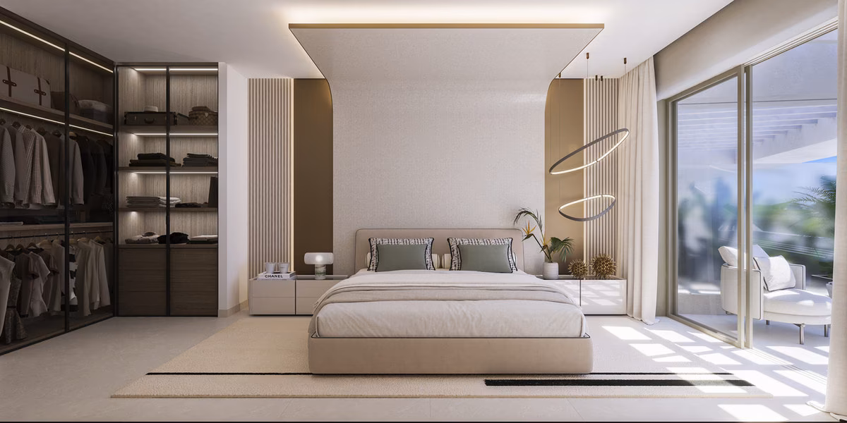 Chambre avec baies du sol au plafond