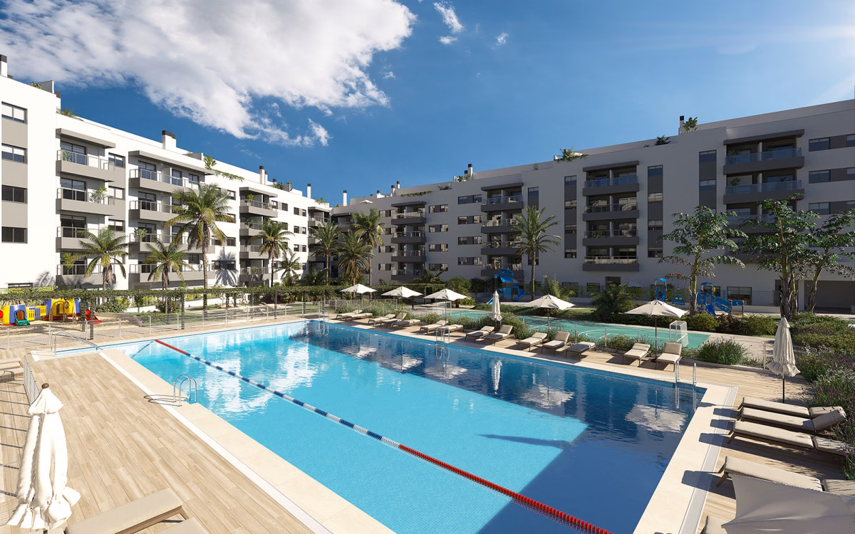 Edificio con piscina comunitaria y jardines