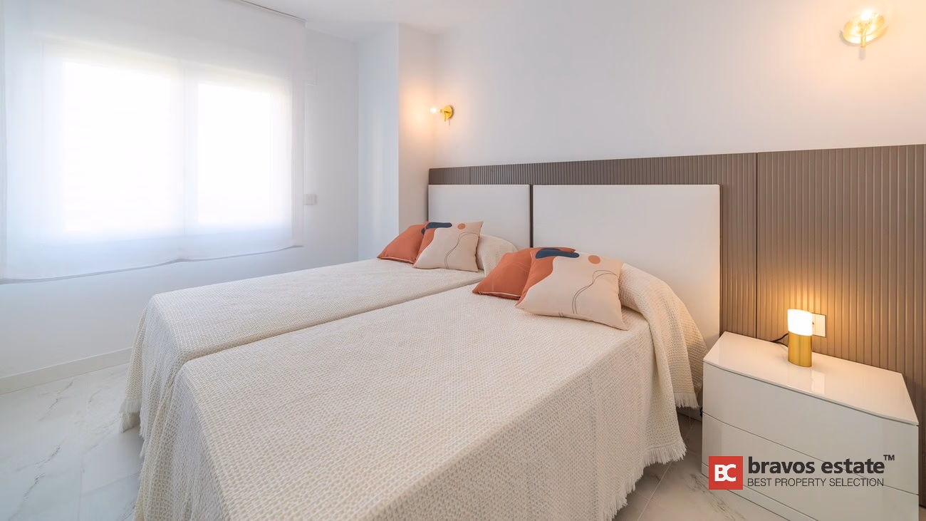 Apartamento Frente al Mar de 3 Dormitorios en Punta Prima - 28