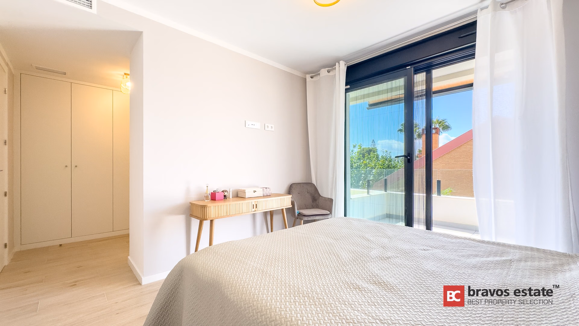Elegancka willa z 4 sypialniami w Playa de San Juan - 18