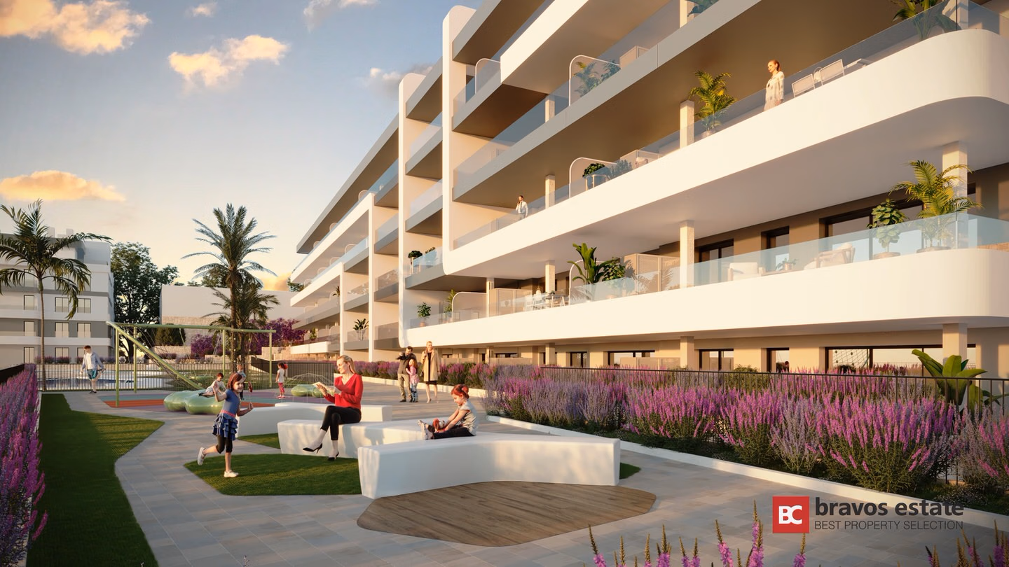 Render CGI de los apartamentos Bonalba Green con fachada blanca de varias plantas, balcones con barandilla de vidrio, jardín comunitario con parterres de lavanda, zona de descanso y área de juegos infantiles al atardecer.