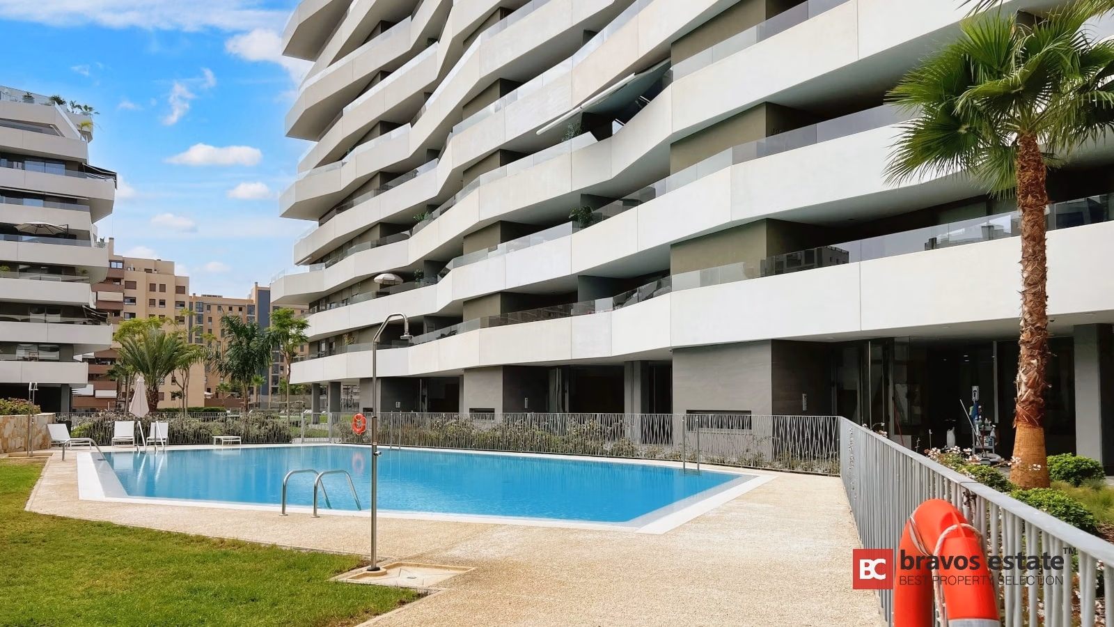 Beachside 3-Bedroom Apartment in Playa de San Juan - 4