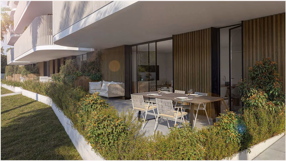 Penthouse rooftop pool and solarium