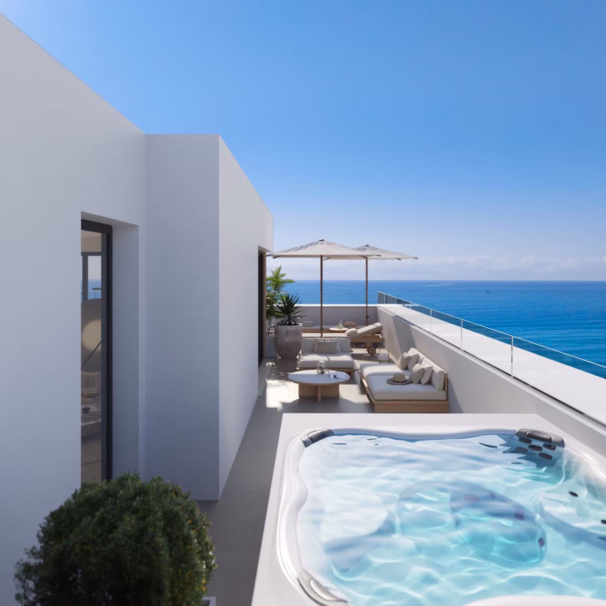 Penthouse terrace with jacuzzi and sea views at Torre Biznaga