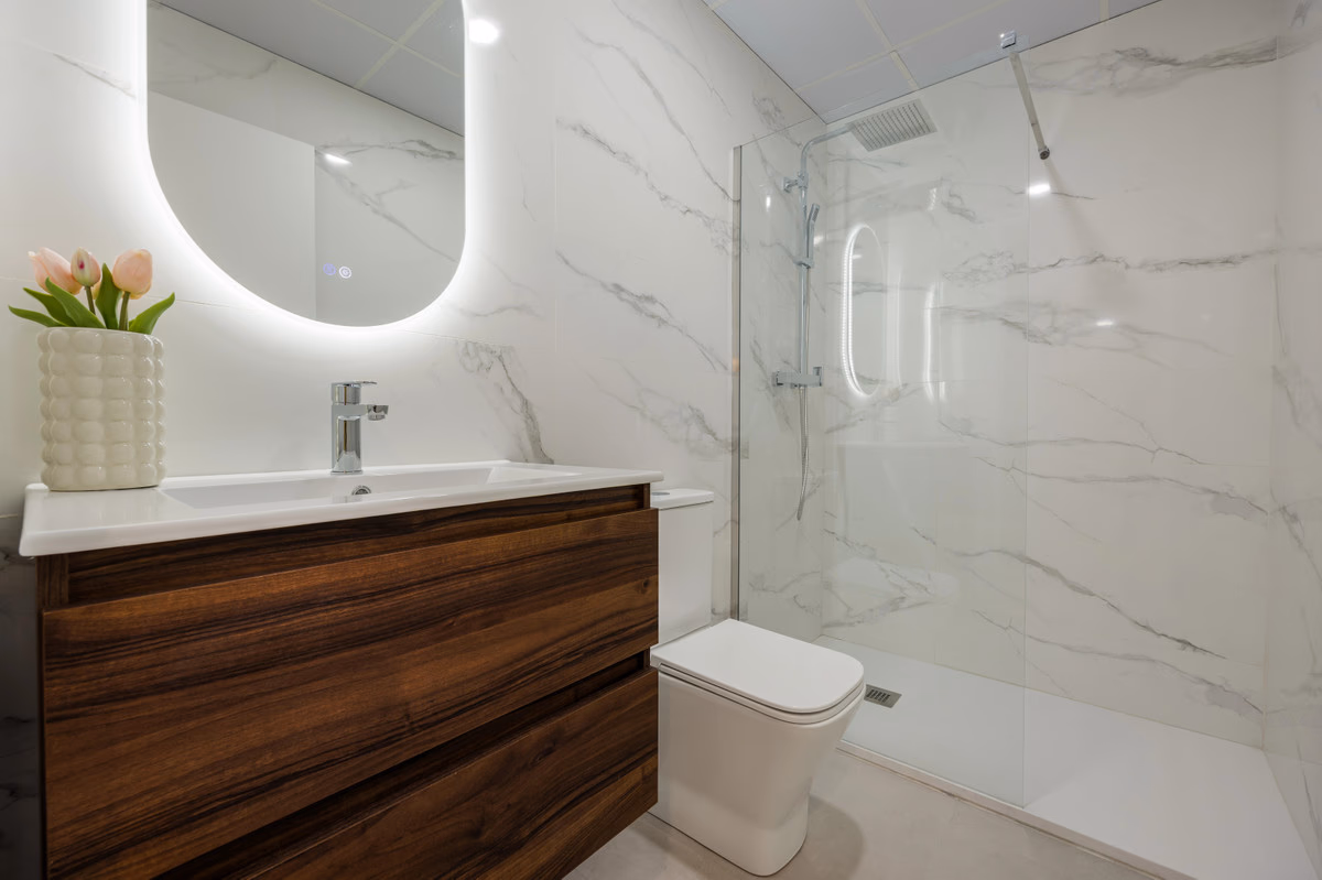 Bathroom with a walk-in shower at Moratella