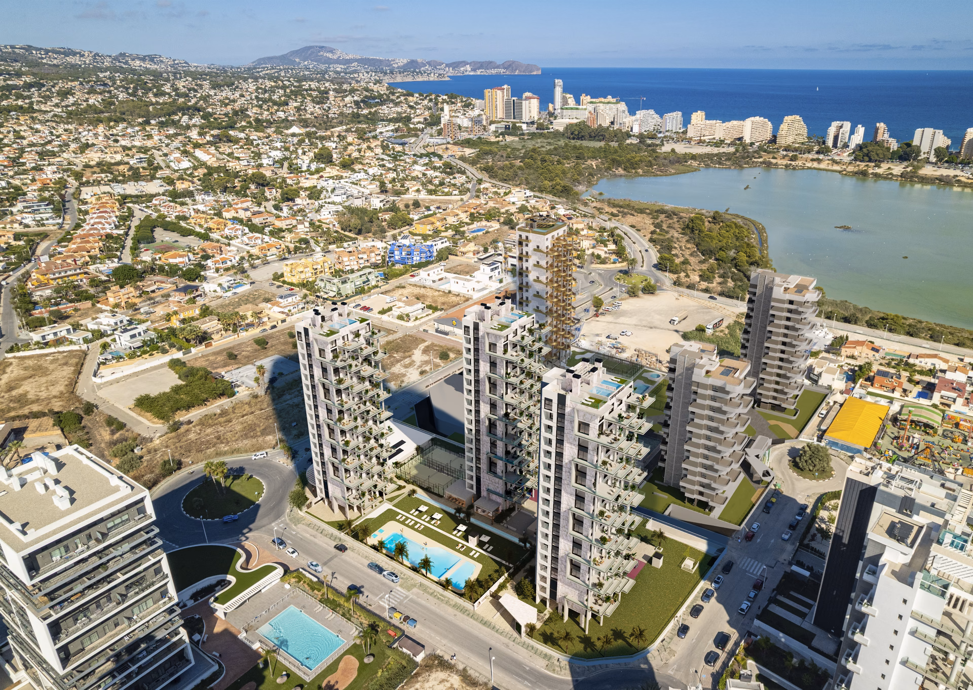 Image de synthèse vue d’en haut : trois tours autour des piscines communes et des courts de padel