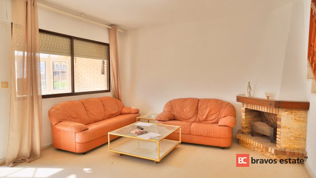 Seafront 6-Bedroom Bungalow in El Campello - 4