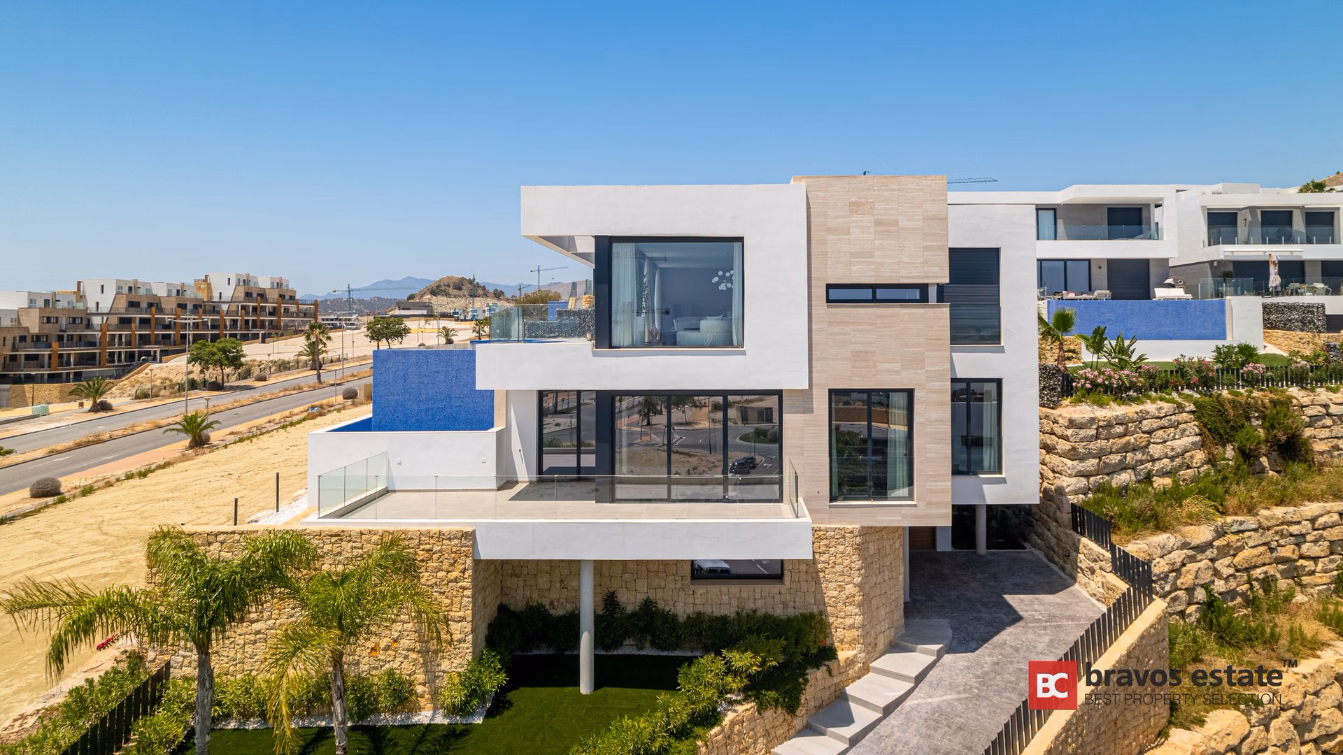 Villa De Lujo de 4 Dormitorios en Finestrat 1