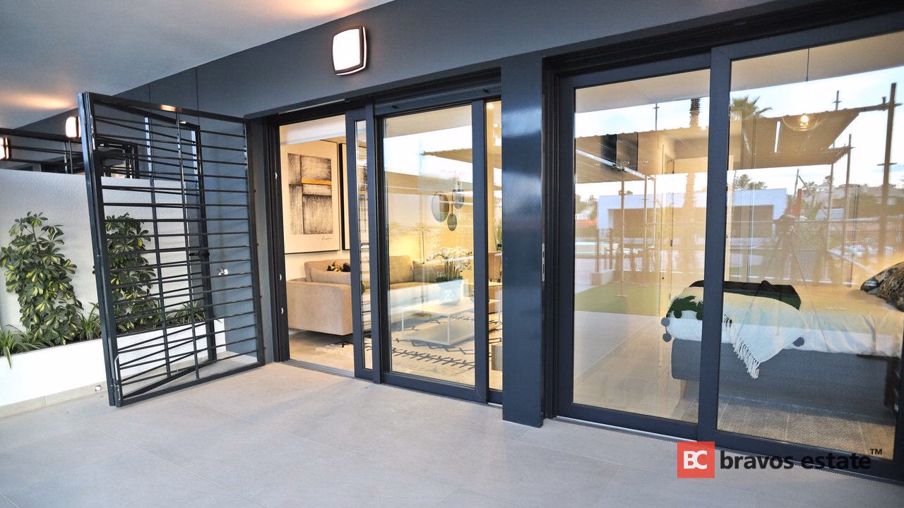 Beachside 3-Bedroom Apartment in La Zenia - 6