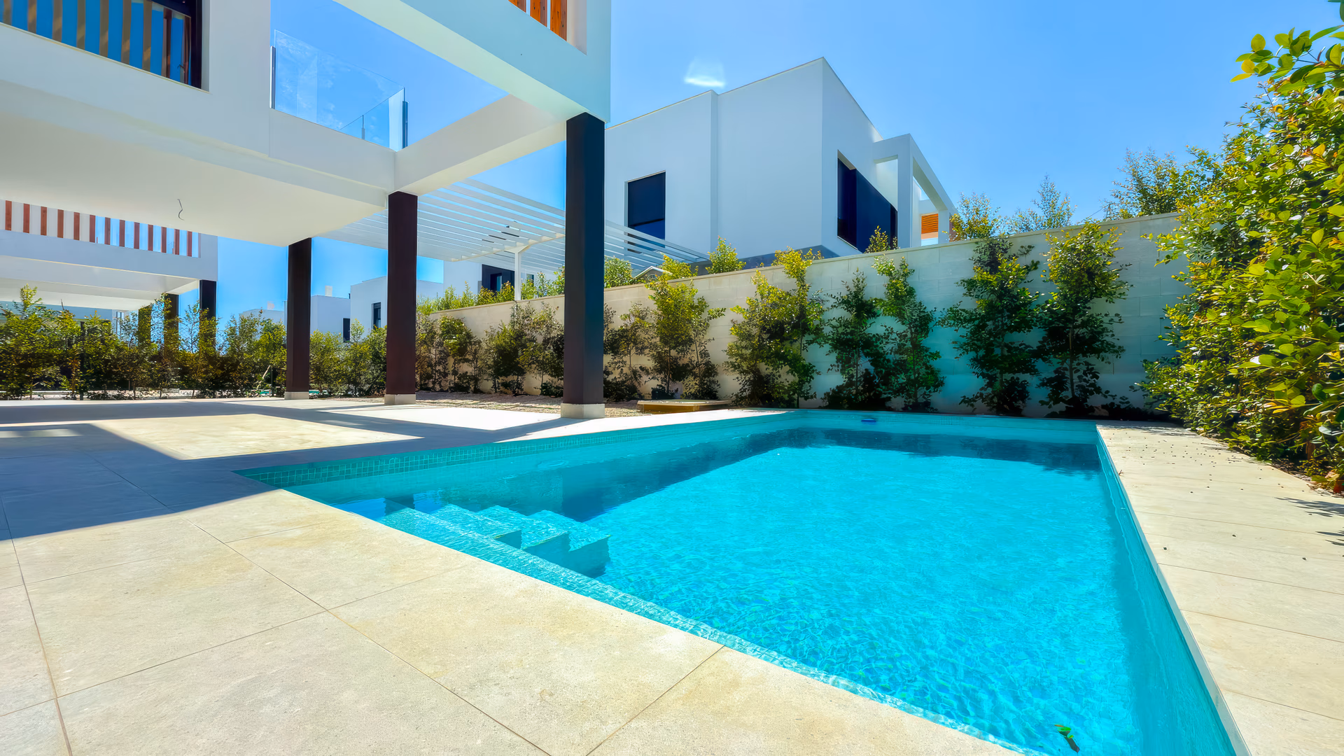 Privater 6×3 m Pool mit Sonnenterrasse der Villa in Almajada