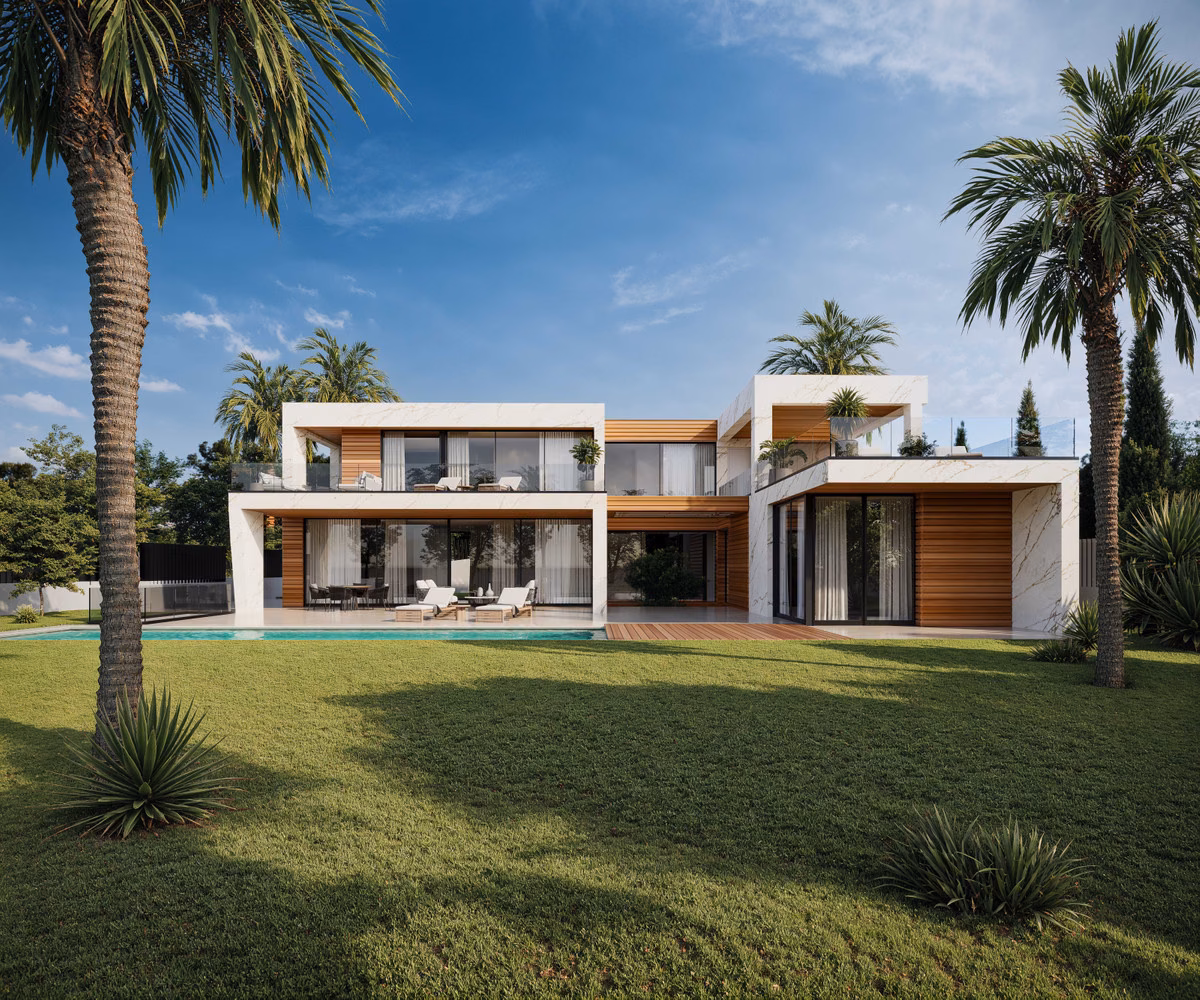 Villa Carolina: dwukondygnacyjna biała willa z drewnianą okładziną, trawnikiem i palmami