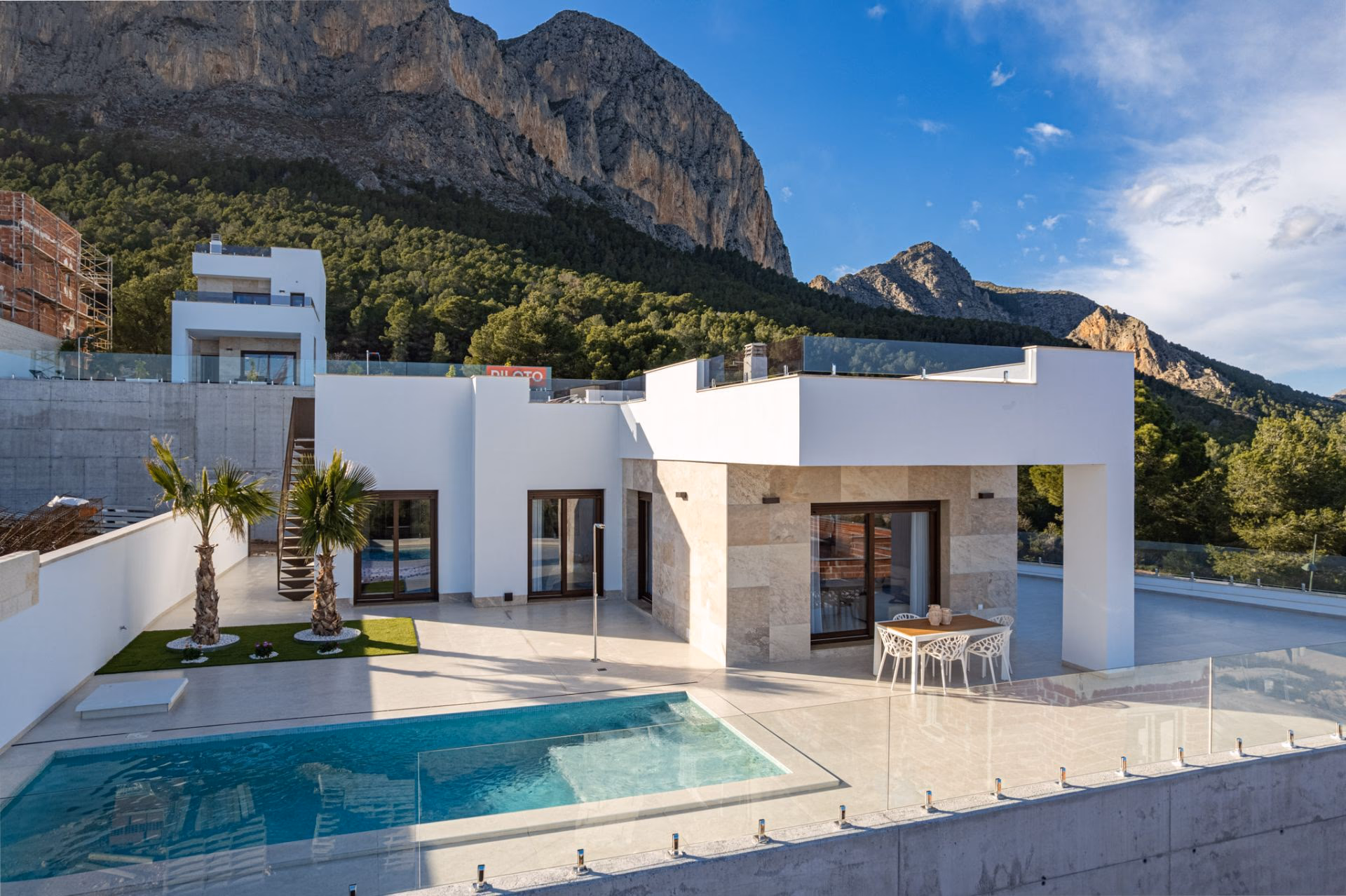 Villa de plain-pied et piscine avec les montagnes pour décor à Top of Polop