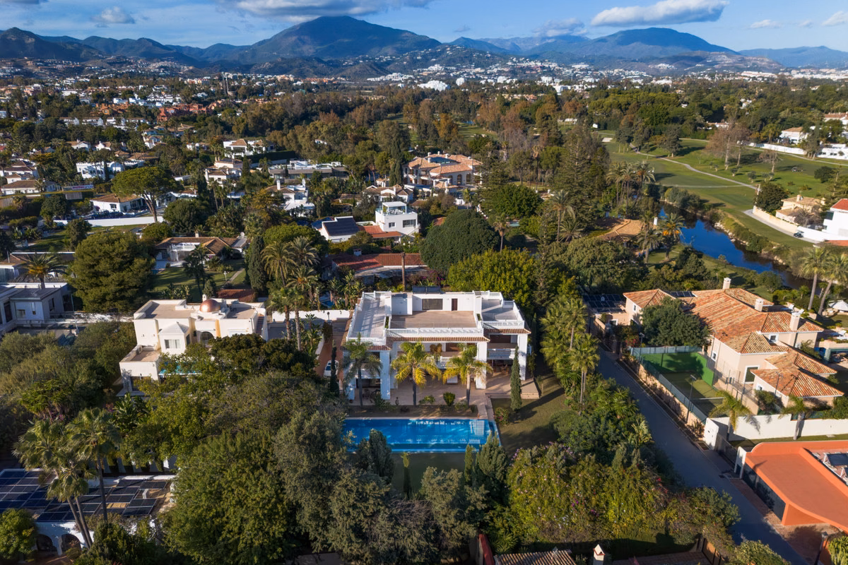 Außenansicht der Villa Murcia mit Pool