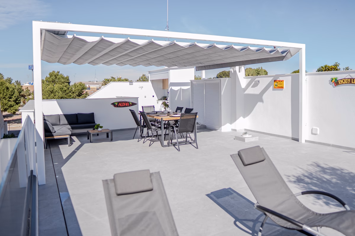 Dormitorio con salida a la terraza