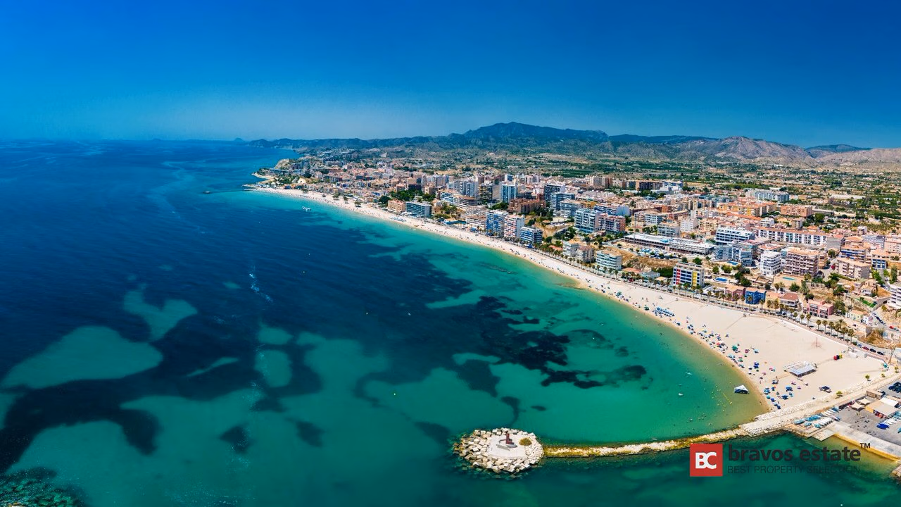 Seafront 3-Bedroom Apartment in Villajoyosa · 108 m² - 16