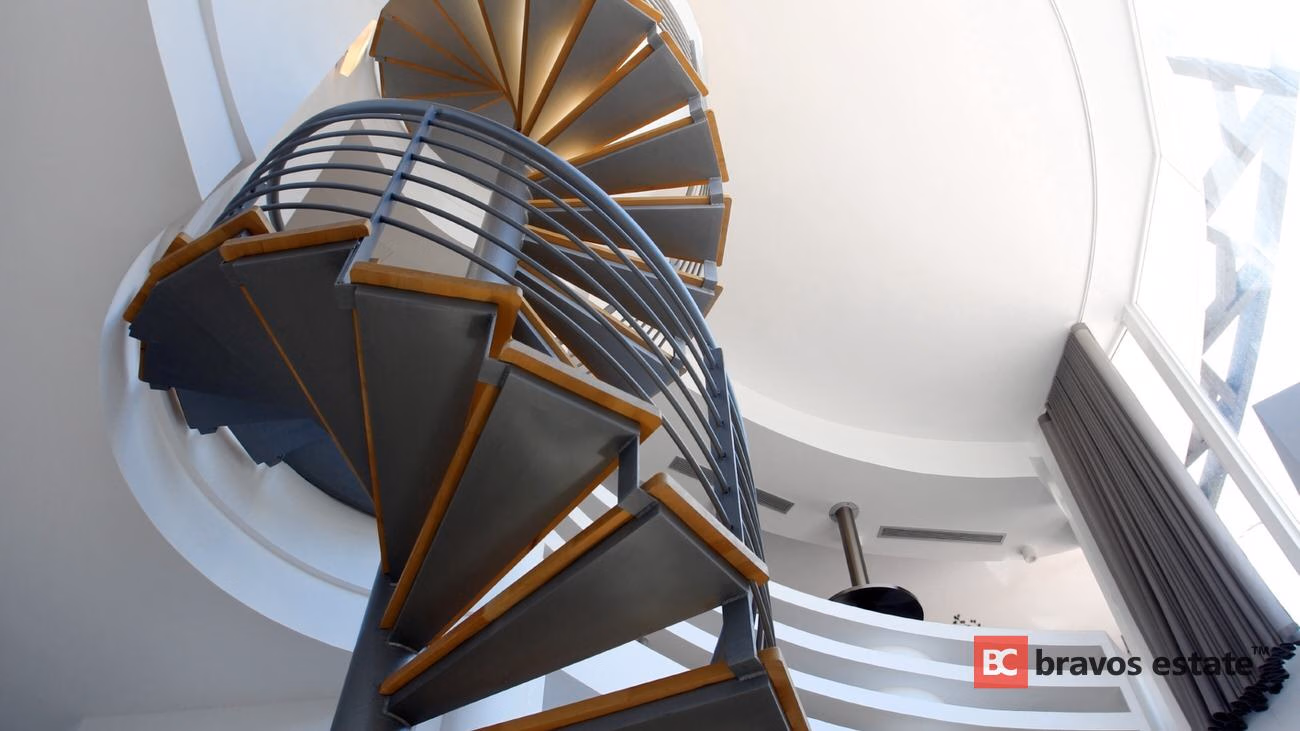 Seafront 6-Bedroom Villa in Altea - 10