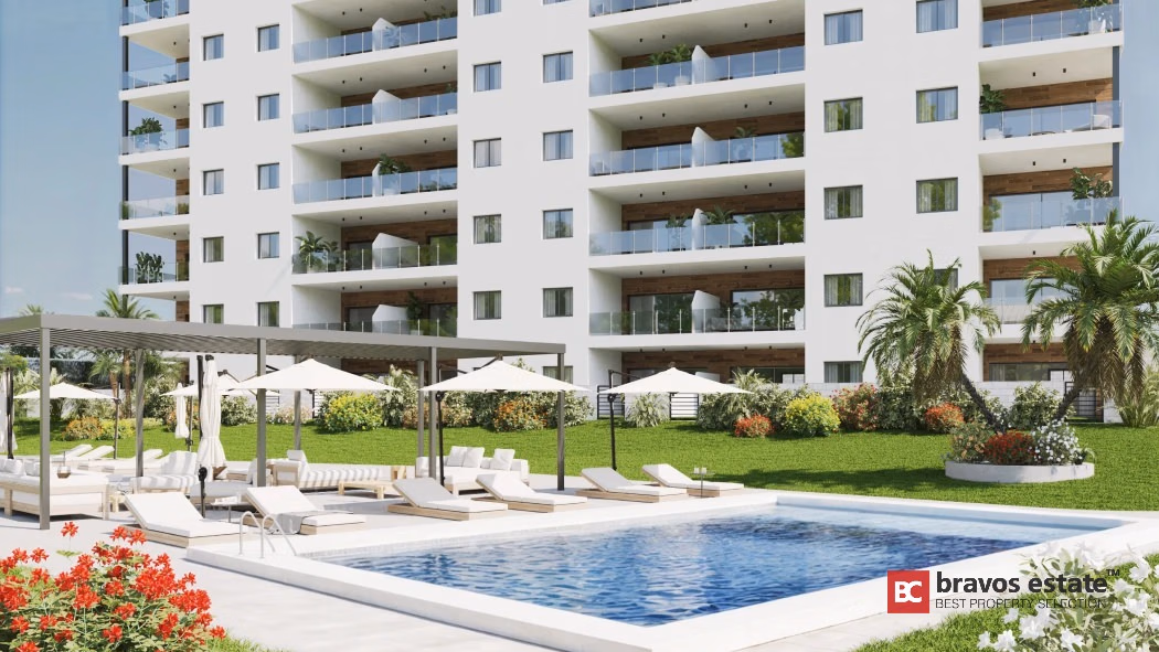 Beachside 2-Bedroom Apartment in Benidorm - 2