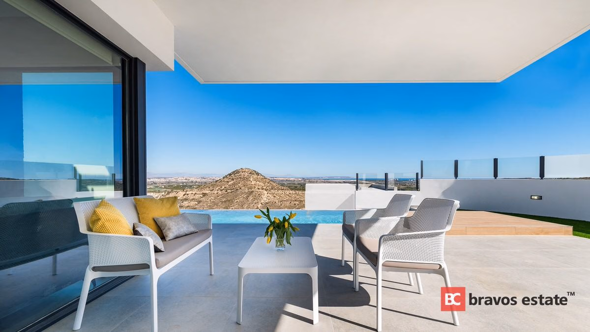 Spacious 3-Bedroom Villa in Ciudad Quesada - 6
