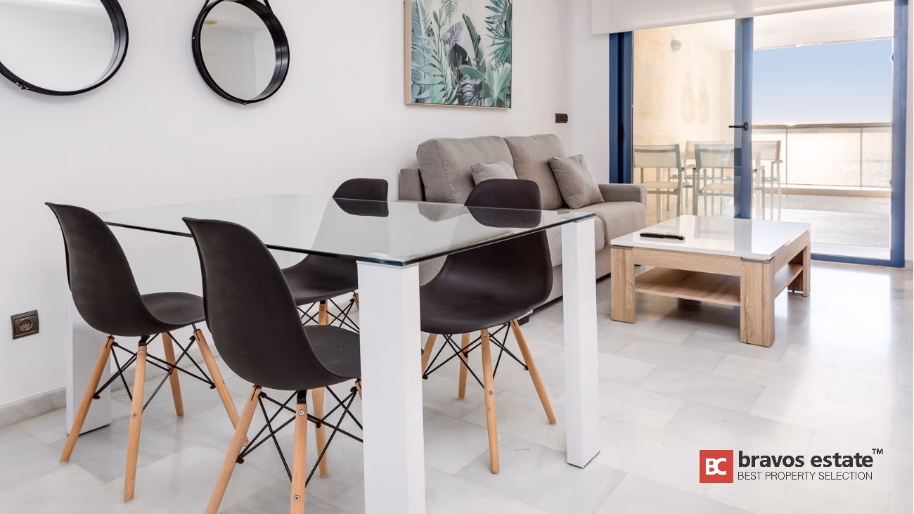 Seafront 2-Bedroom Apartment in Altea - 11