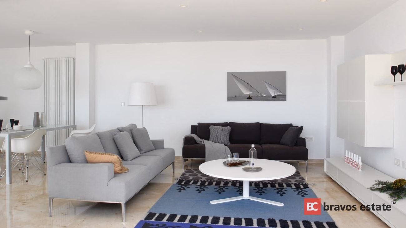 Seafront 6-Bedroom Villa in Altea - 13