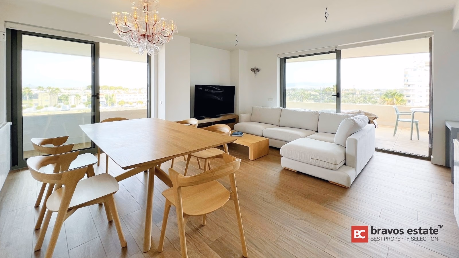 Beachside 3-Bedroom Apartment in Playa de San Juan - 10