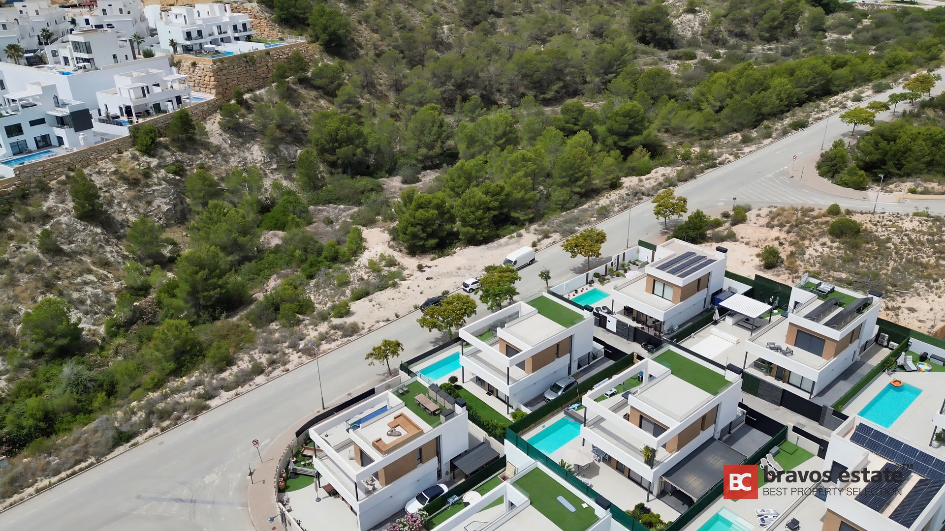 Spacious 4-Bedroom Villa in Finestrat - 2