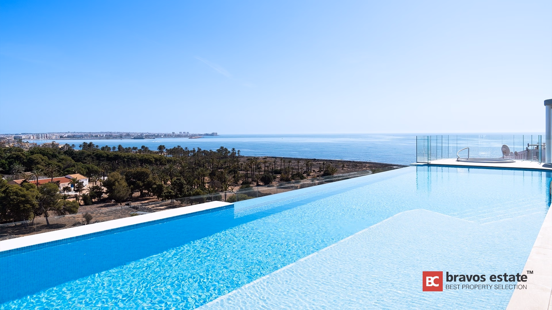 Beachside 3-Bedroom Apartment in Punta Prima - 2