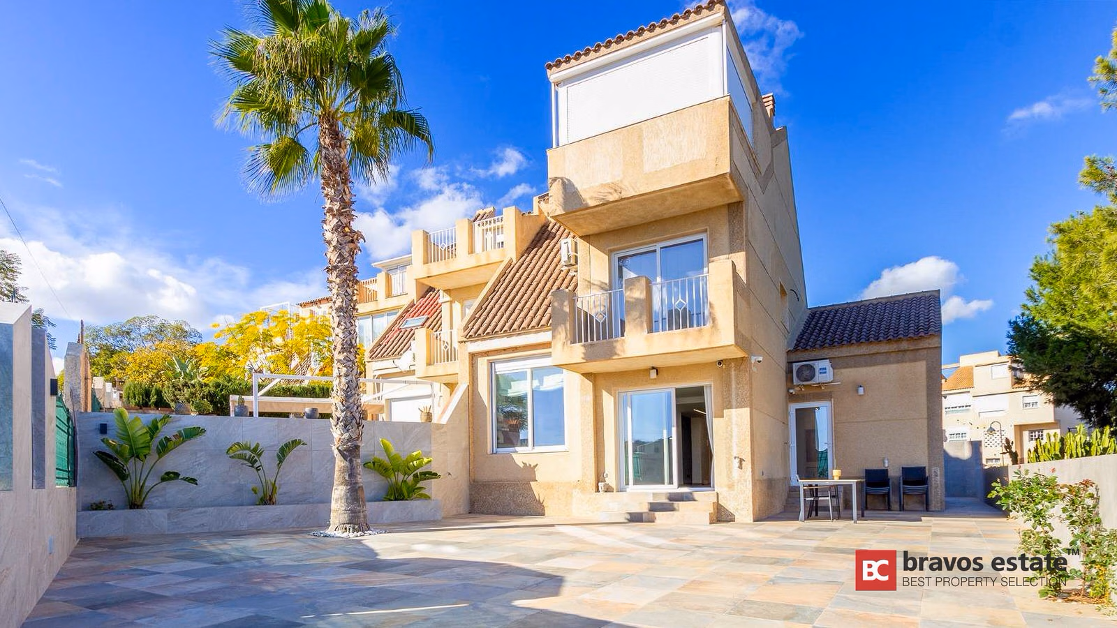 Просторное бунгало, 4 спальни в Мучамьеле 1