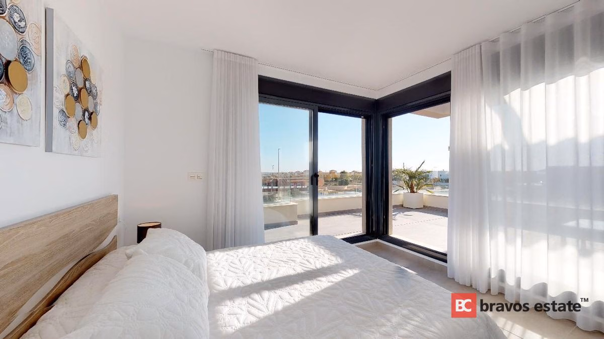 Neubau-Villa mit 3 Schlafzimmern in Torrevieja - 10