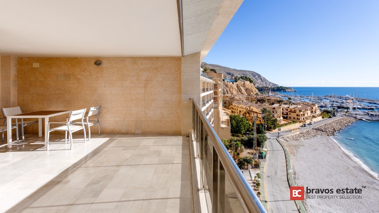 Seafront 2-Bedroom Apartment in Altea - 7