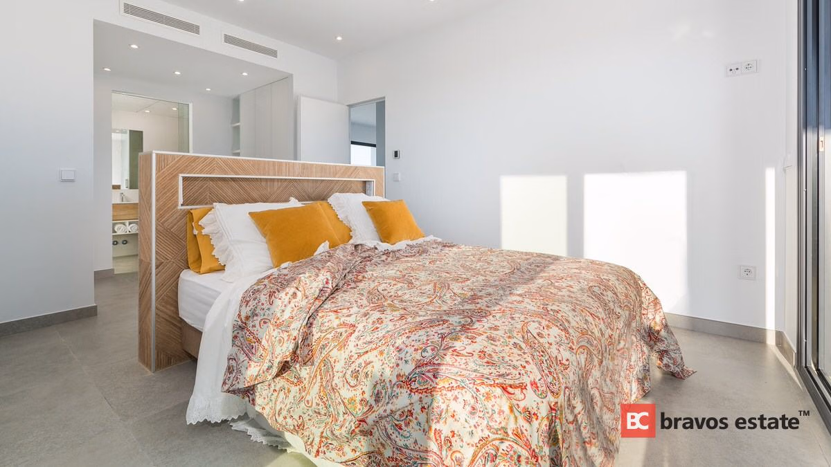 Spacious 3-Bedroom Villa in Ciudad Quesada - 15