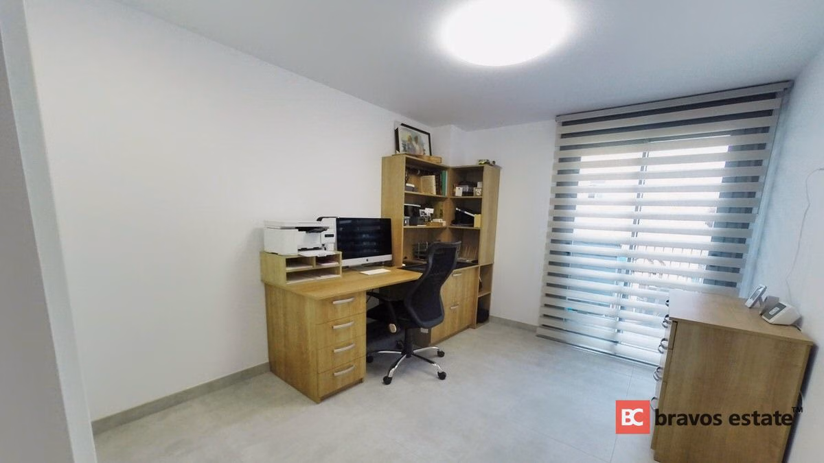 Seafront 2-Bedroom Apartment in Calpe - 4